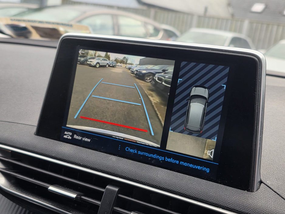 2020 Peugeot 3008 - image 6