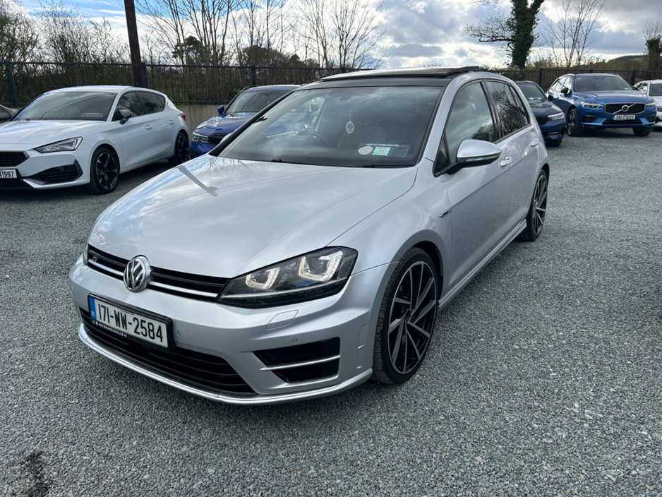 2017 Volkswagen Golf - image 4