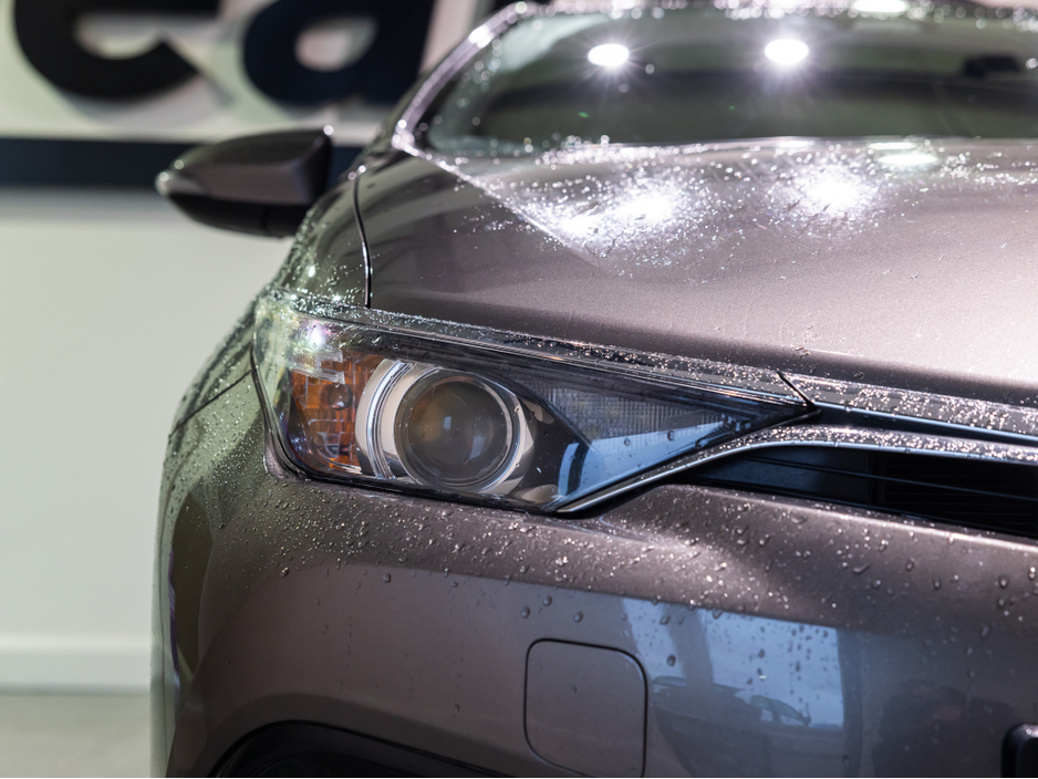 2017 Toyota Auris HYBRID LUNA 4DR AUTO €15,950