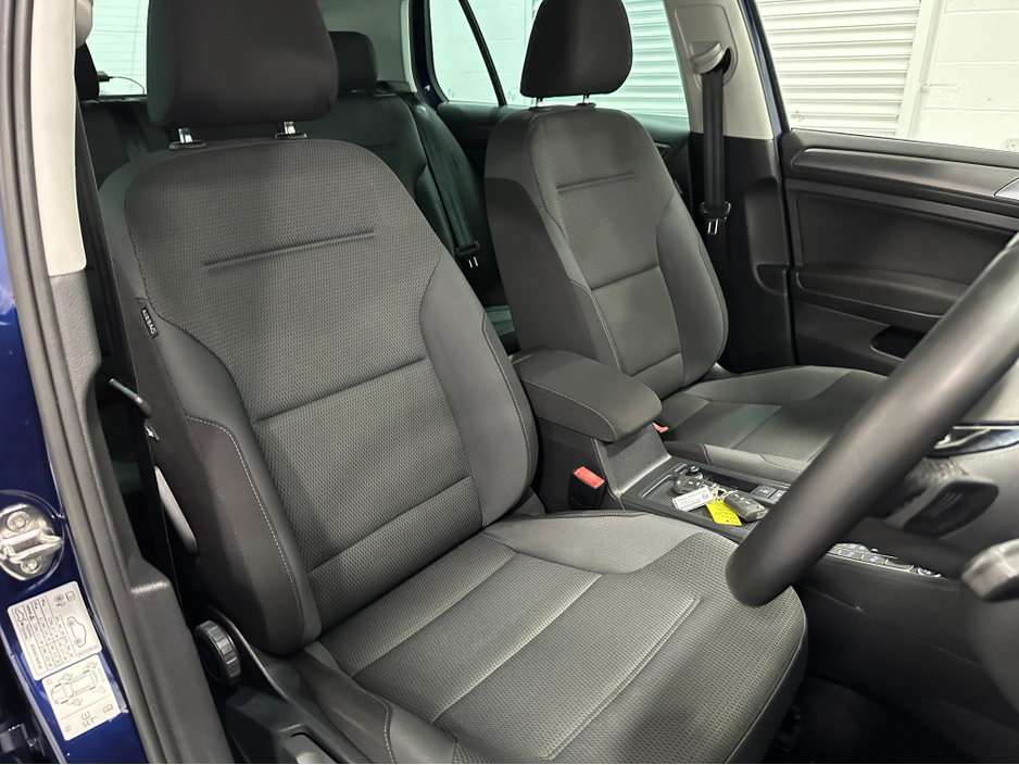 2019 Volkswagen Golf (192) GOLF 2.0TDI DSG 150 BHP COMFORTLINE LOW KMS VW/AUDI SPECIALISTS WWW.DENISDARCYCARS.IE €21,950