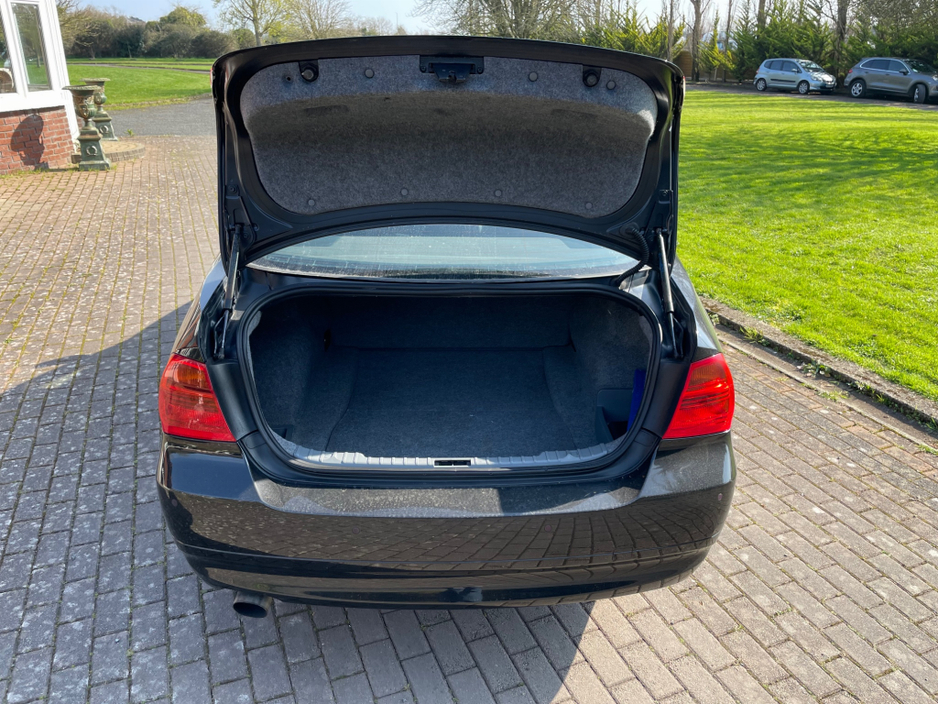 2007 BMW 3 Series - image 6