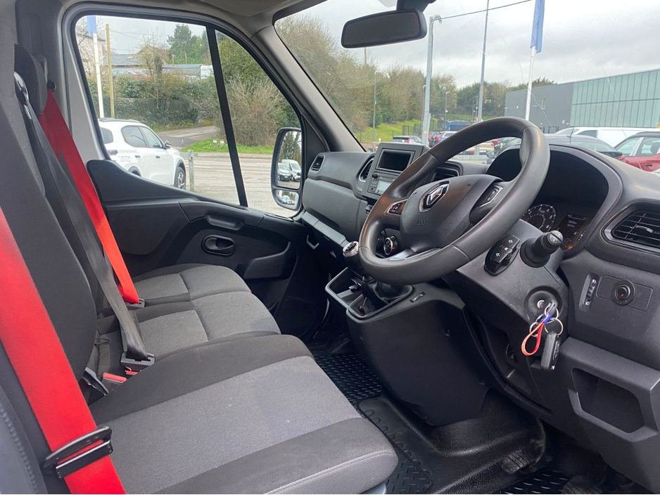 2023 Renault Master - image 6