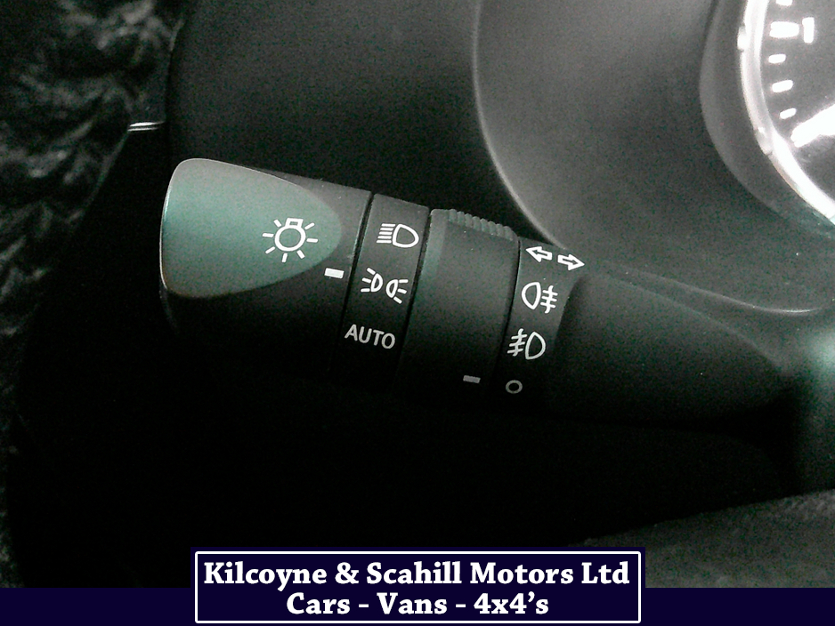 2021 Toyota Hilux - image 24