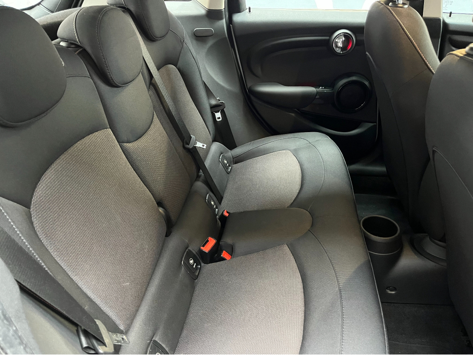 2018 MINI Cooper - image 11