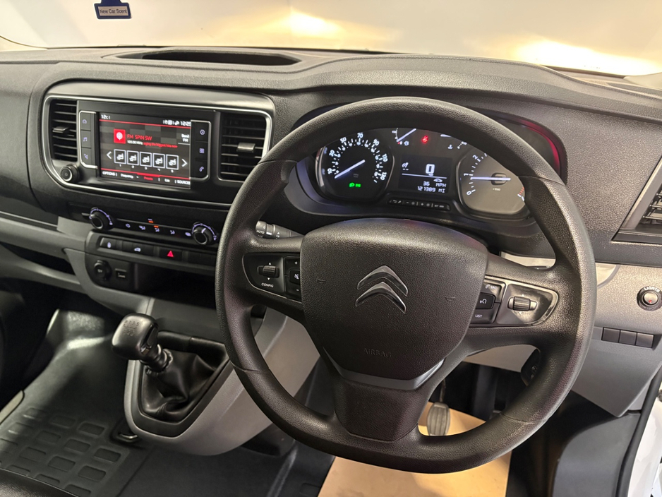 2019 Citroen Dispatch - image 9