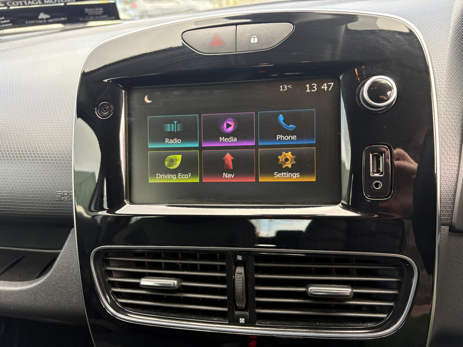 2019 Renault Clio - image 19