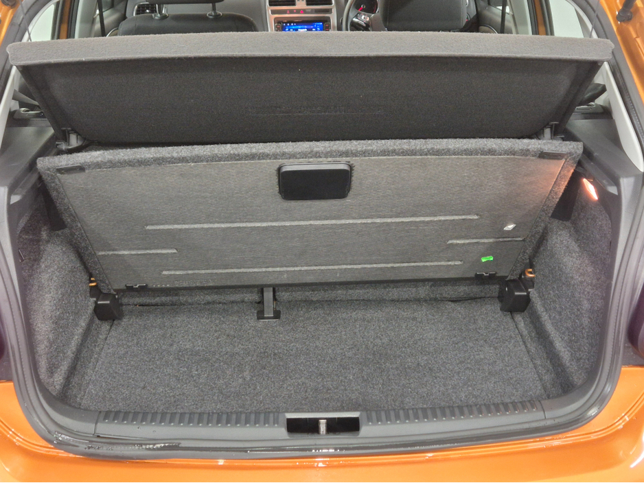 2016 Volkswagen Polo - image 26