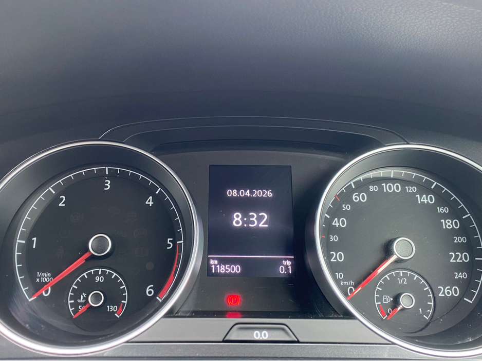 2017 Volkswagen Golf - image 9