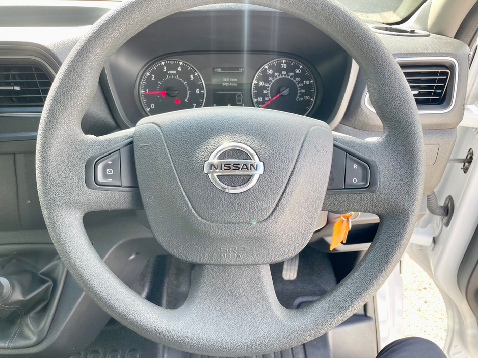 2023 Nissan Interstar - image 11