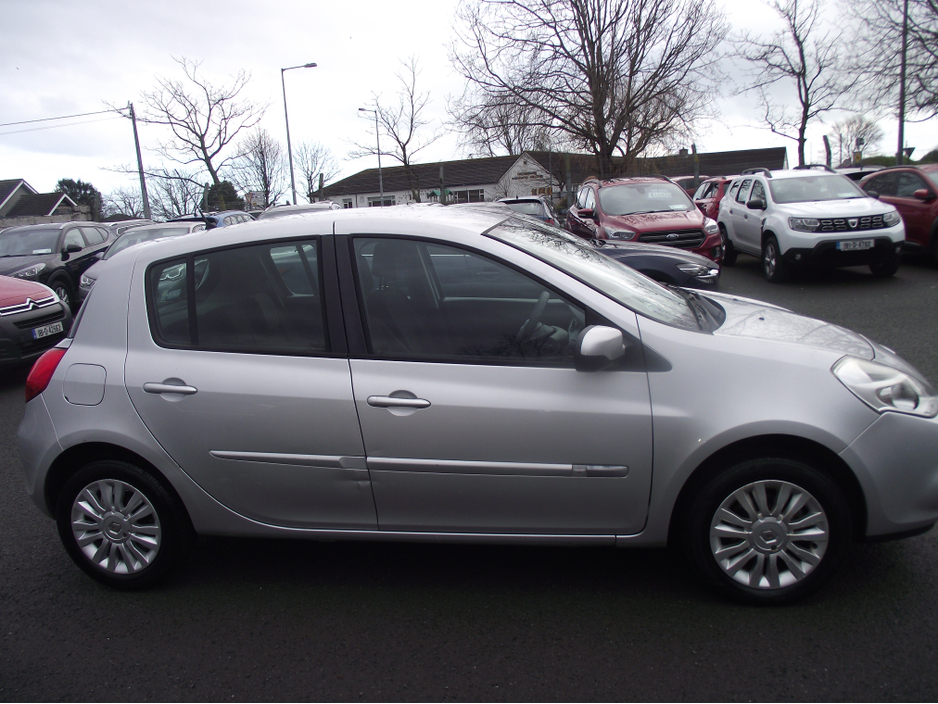 2013 Renault Clio III COLLECTION 1.2 75 5DR €4,950