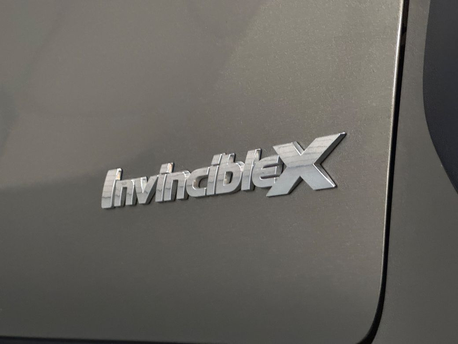 2023 Toyota Hilux - image 2