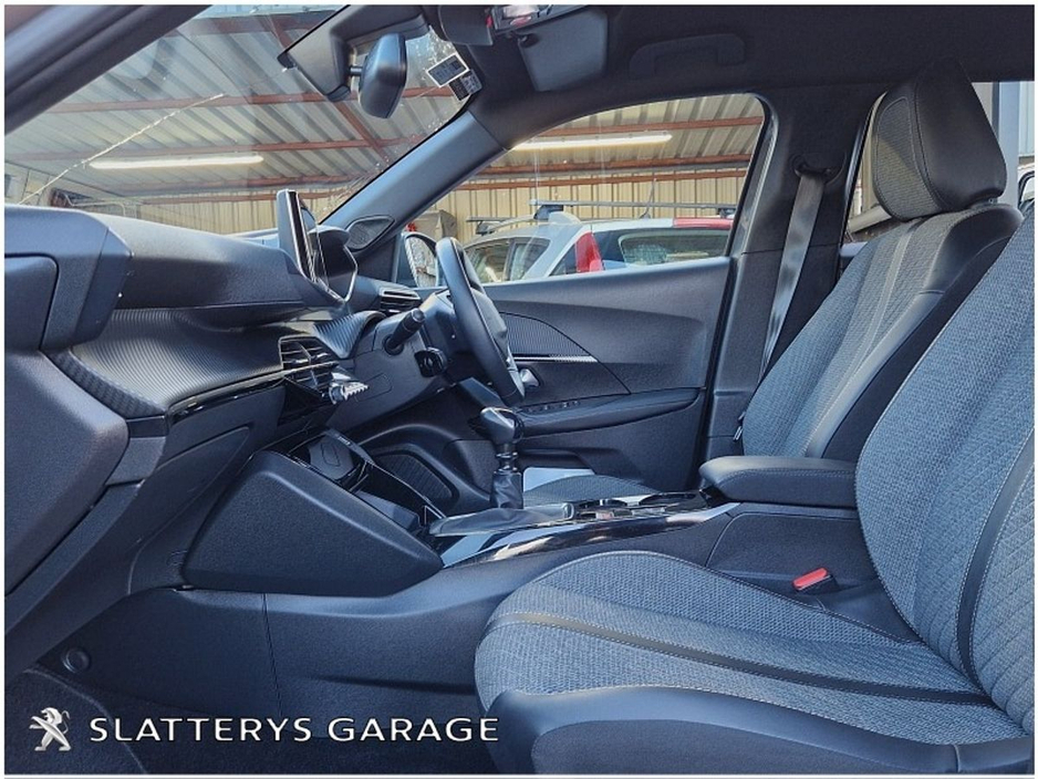 2024 Peugeot 2008 - image 8