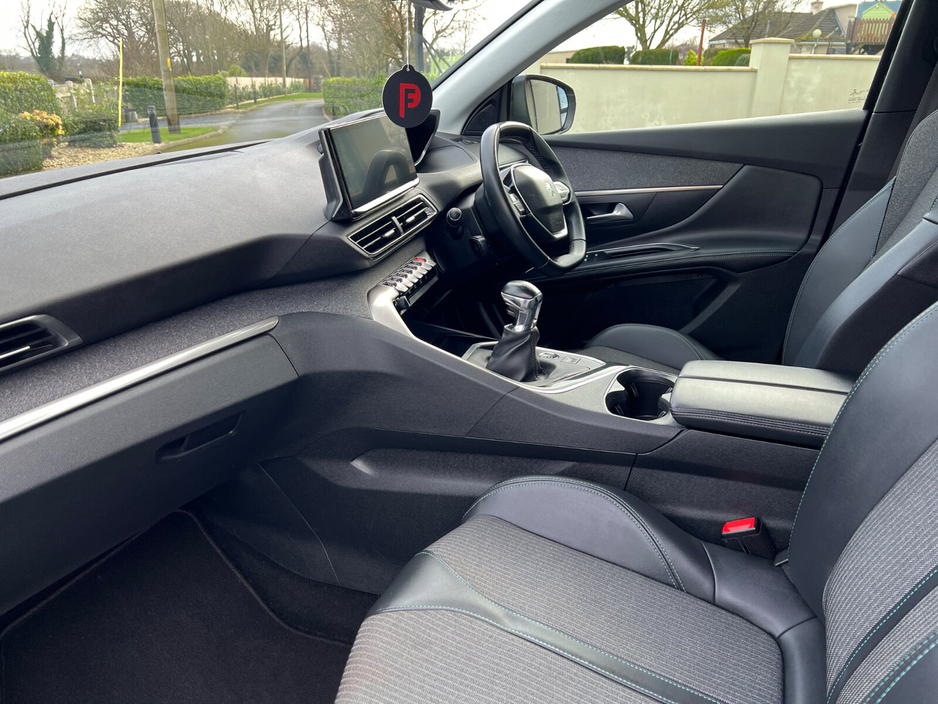 2023 Peugeot 5008 1.5 BlueHDi 130bhp Allure €33,950