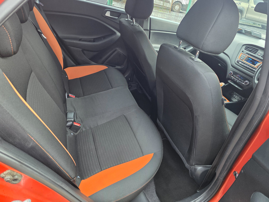 2017 Hyundai i20 - image 7