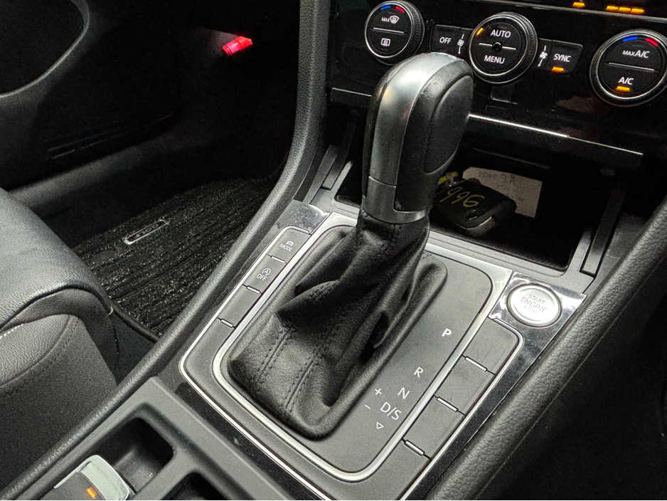 2018 Volkswagen Golf - image 11