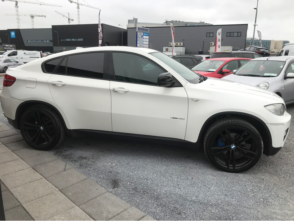 2012 BMW X6 - image 2