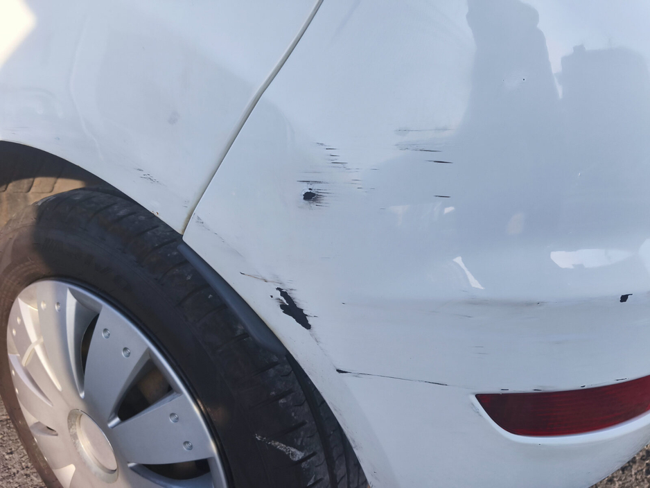 2014 Ford Fiesta - image 13