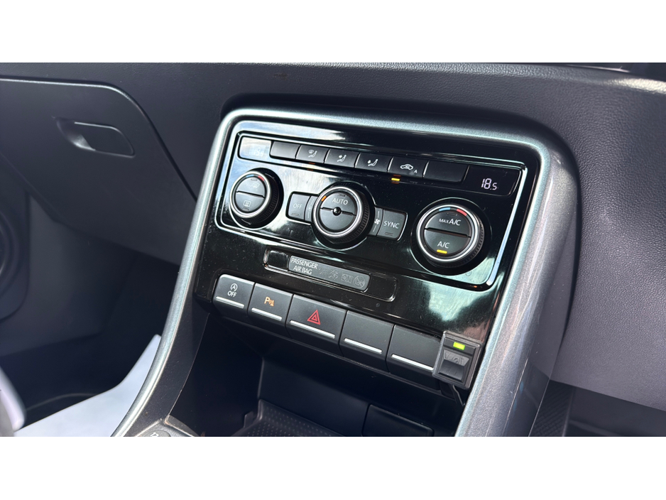 2017 Volkswagen Beetle - image 18