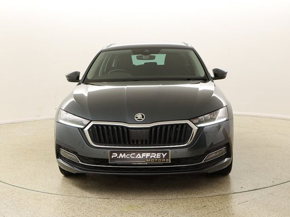 2022 Skoda Octavia - image 2