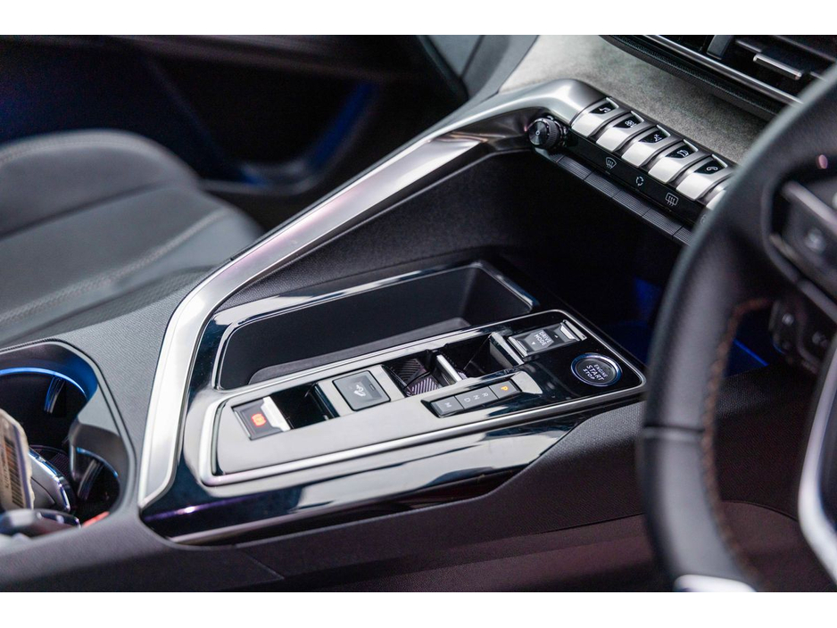 2024 Peugeot 3008 2024 Peugeot 3008 Red 1.5 BlueHDi 130bhp Auto 6.4 GT €38,950