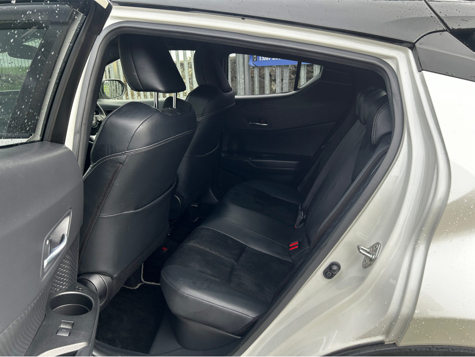 2020 Toyota C-HR - image 11