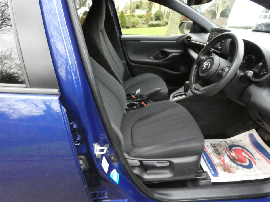 2021 Toyota Yaris 1.5 AUTO HYBRID €14,950