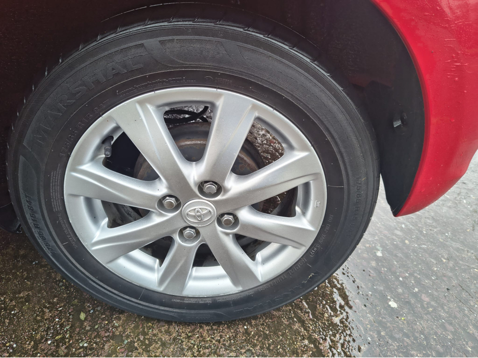 2014 Toyota Yaris 1.0 AURA 4DR €8,950