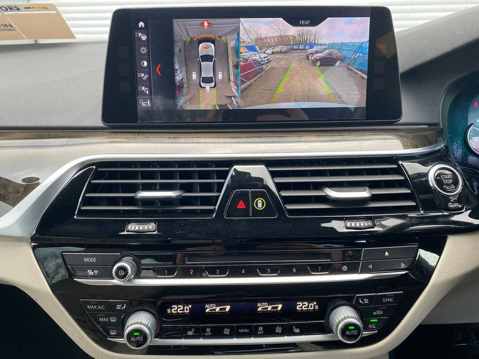 2017 BMW 5 Series - image 7