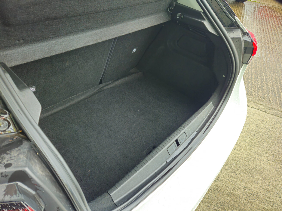 2022 Opel Corsa - image 7