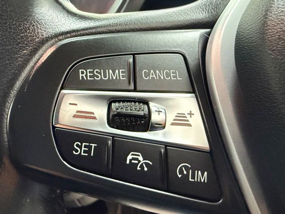 2020 BMW 1 Series - image 18