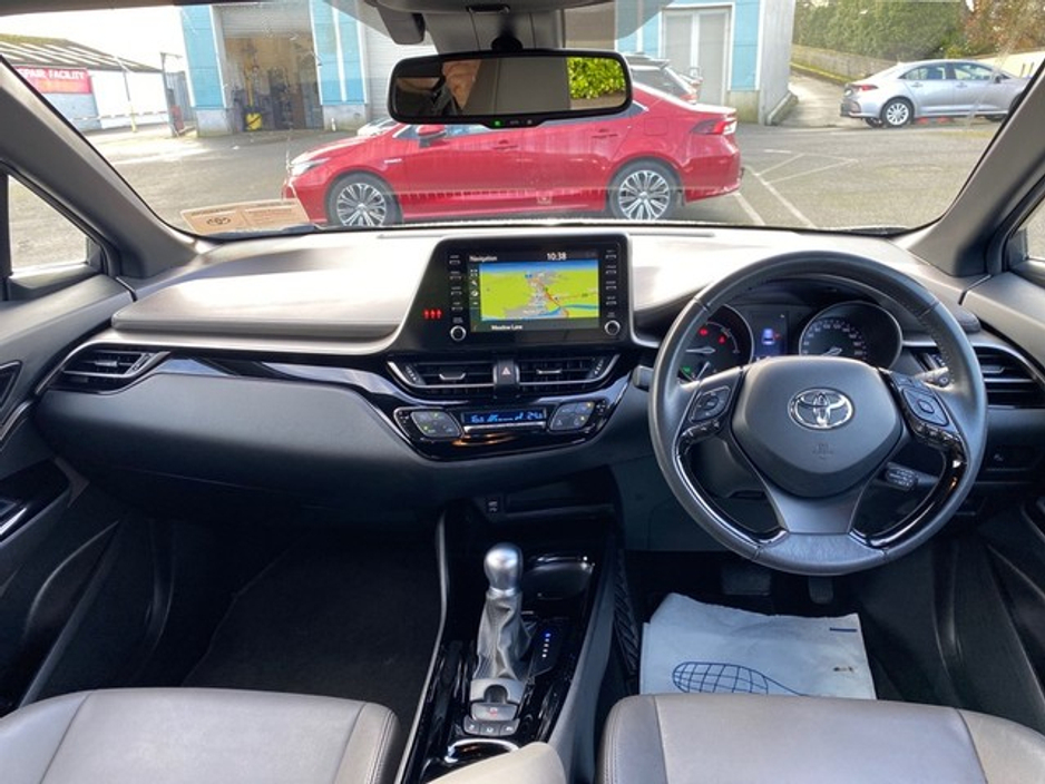 2022 Toyota C-HR - image 8