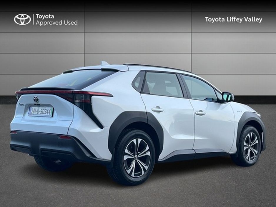 2024 Toyota bZ4X - image 2