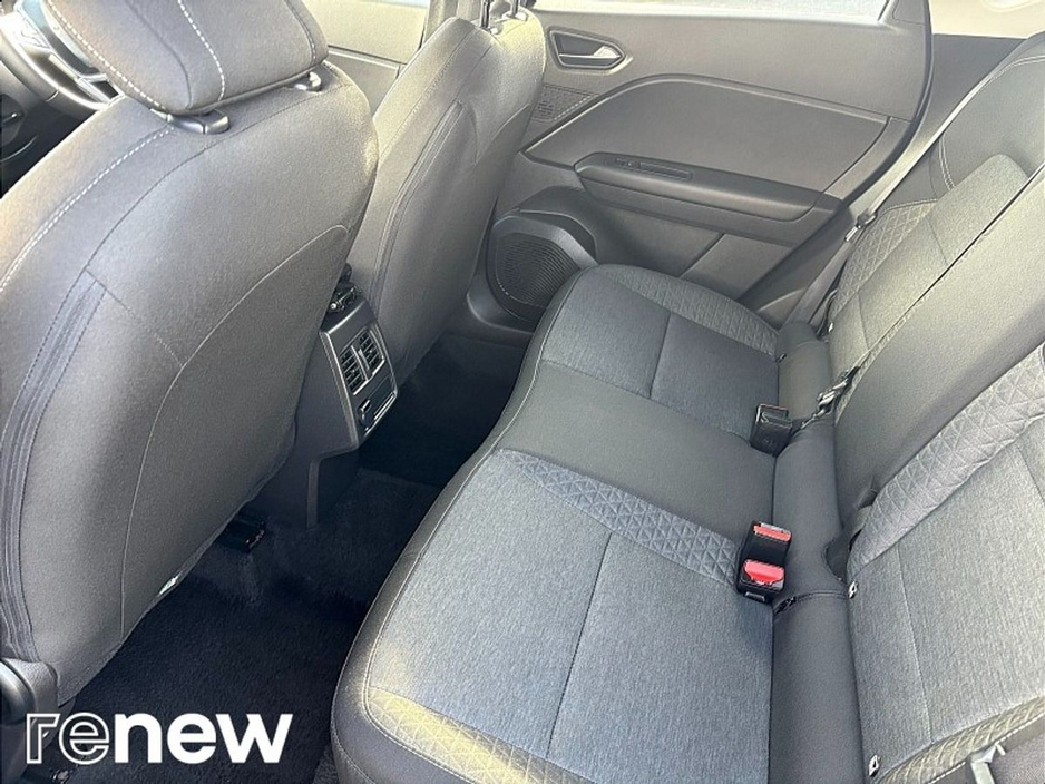 2023 Renault Captur - image 11