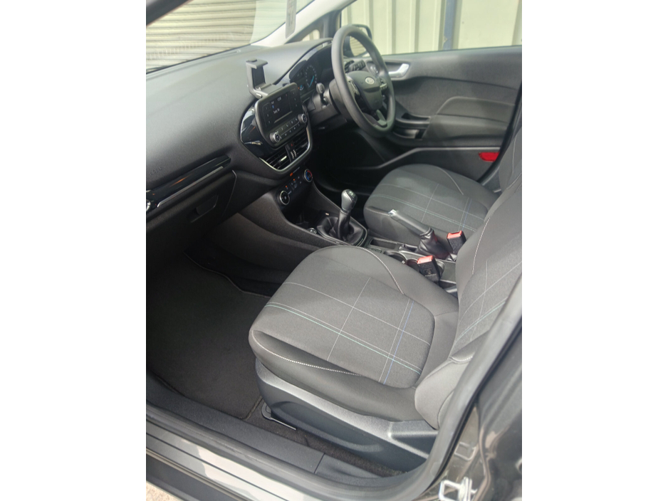 2019 Ford Fiesta - image 16