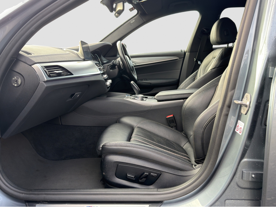 2018 BMW 5 Series - image 16