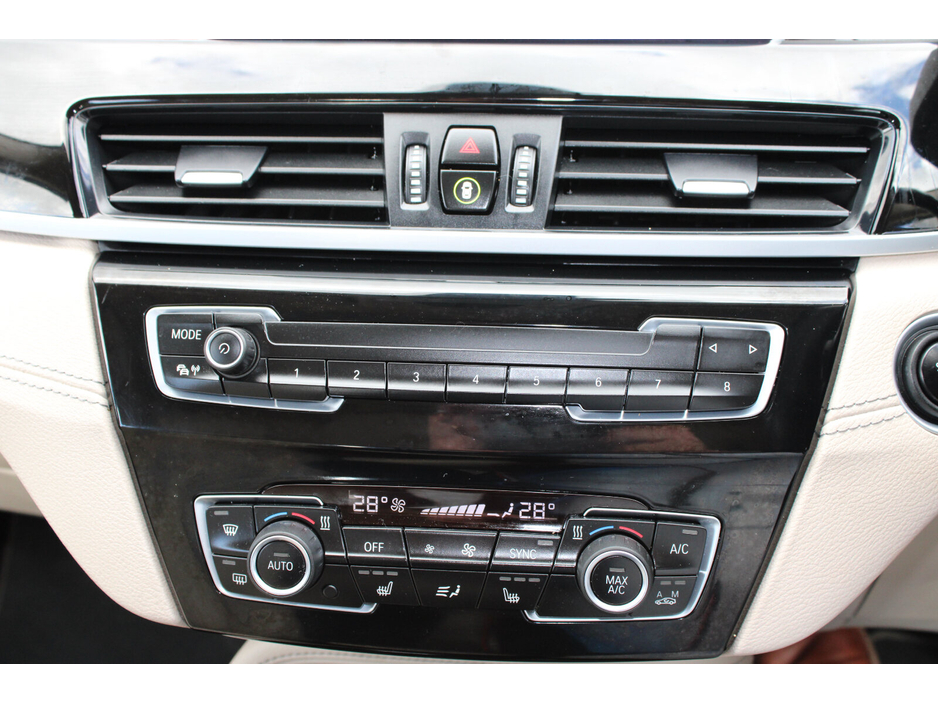 2020 BMW X1 - image 19