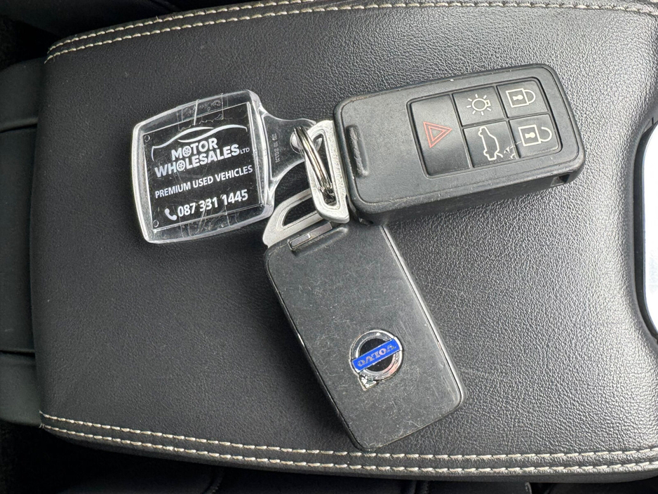 2015 Volvo XC60 - image 7