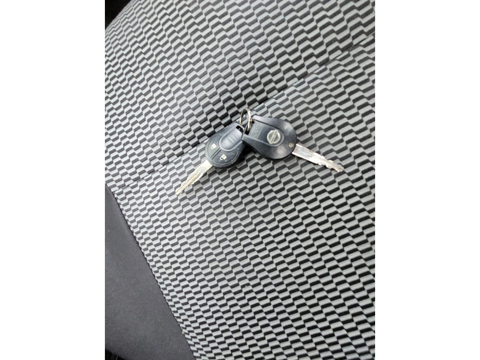 2013 Nissan Micra - image 29