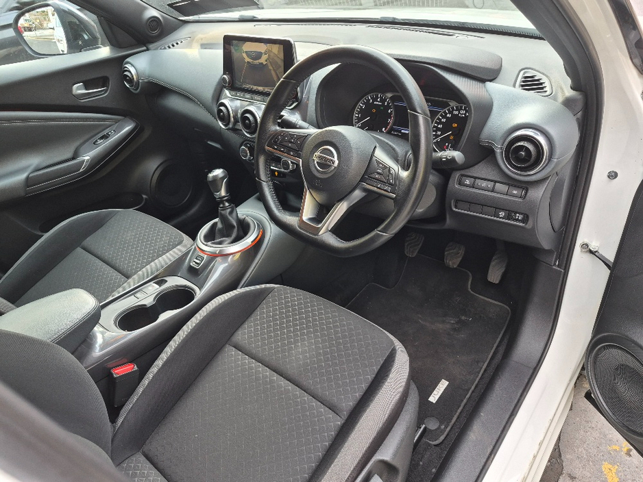 2020 Nissan Juke - image 12