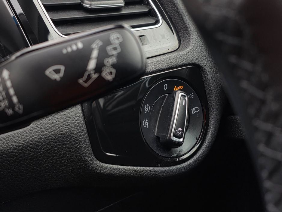 2019 Volkswagen Golf 1.4 TSI  VIRTUAL CLOCKS  REVERSE CAMERA - NAVIGATION - CARPLAY - ANDROID AUTO-   - DISCOVER PRO €18,950