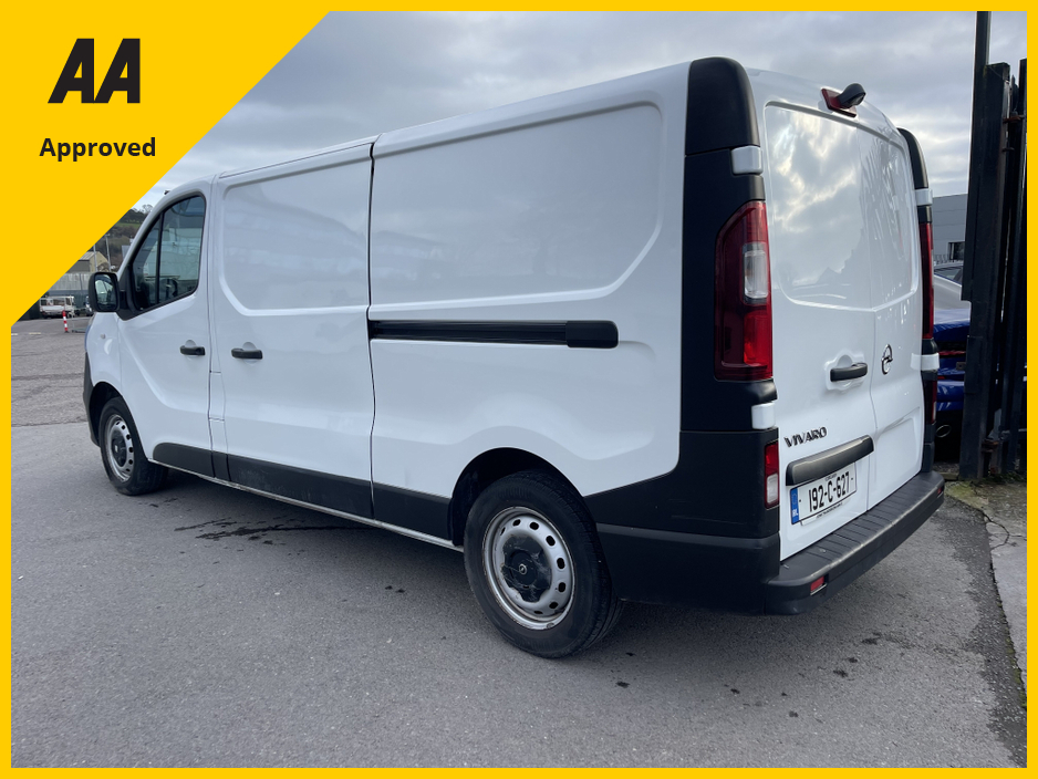 2019 Opel Vivaro - image 16
