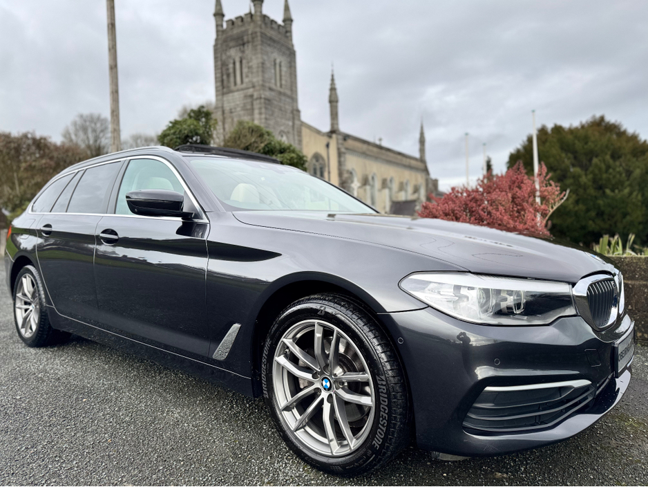 2019 BMW 5 Series 520D TOURING * PANROOF * 3D CAMERA PACK * €24,950