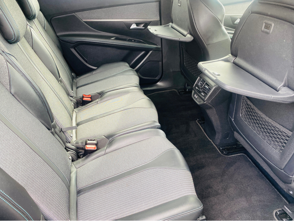 2022 Peugeot 5008 - image 25
