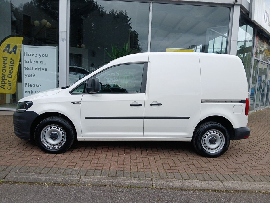 2019 Volkswagen Caddy - image 6