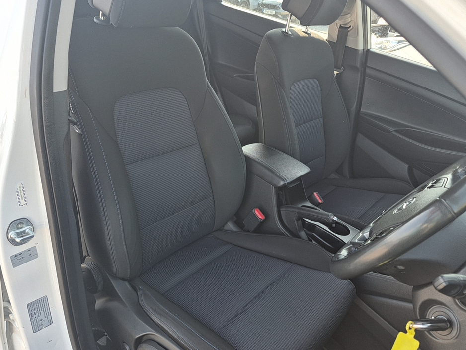 2017 Hyundai Tucson - image 14