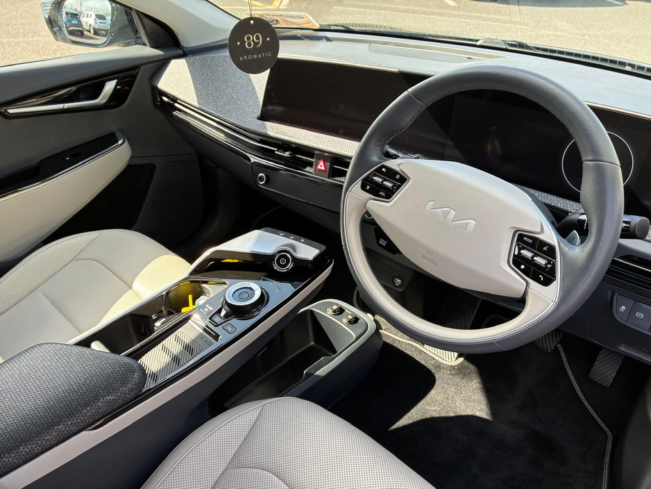 2023 Kia EV6 - image 4