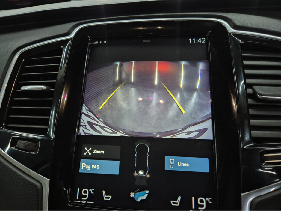 2019 Volvo XC90 - image 5
