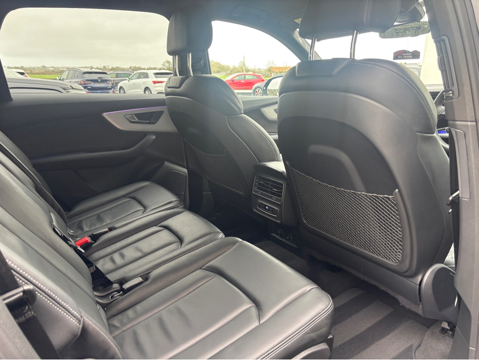 2023 Audi Q7 - image 14
