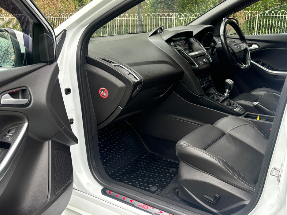 2015 Ford Focus 2.0 TDCI ST-3 185BHP 5DR €11,950