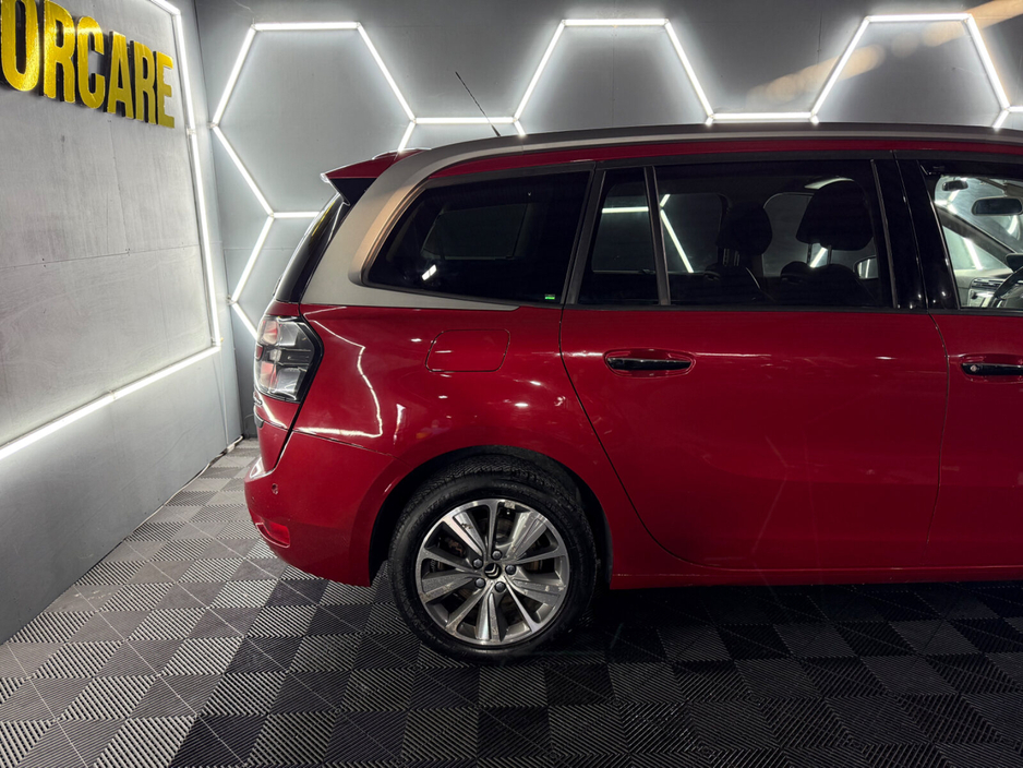 2015 Citroen C4 e-HDi 115 Airdream 6-spd man EXCLUSIVE €6,950